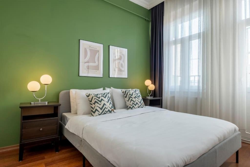Appartamento High-ceiling Three-bedroom